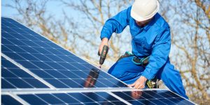 Installation Maintenance Panneaux Solaires Photovoltaïques à Savigny-le-Vieux